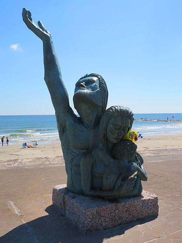 Galveston 1900 Storm Memorial on the seawall by artist David W. Moore. – photo by Joe Alexander